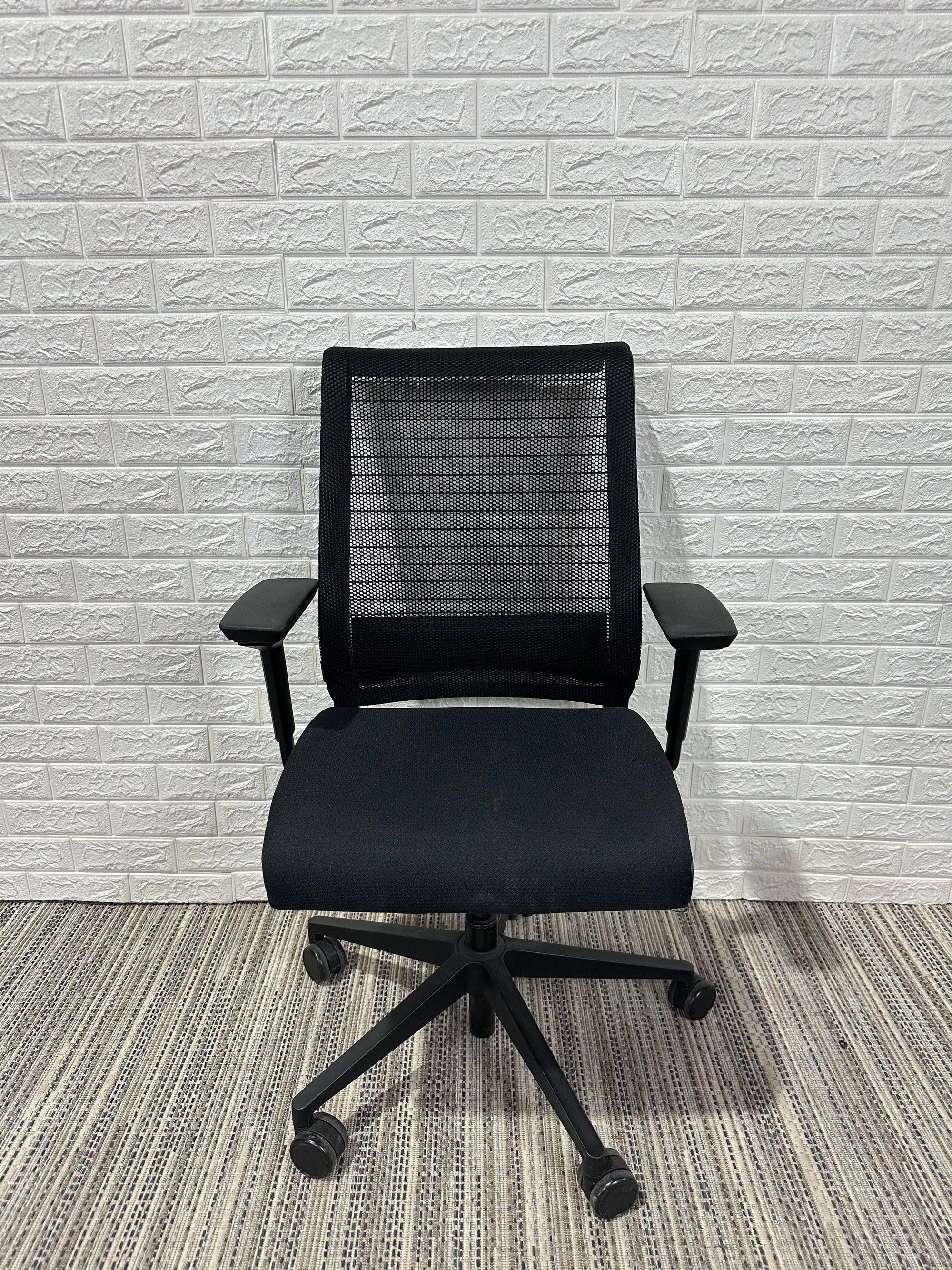 Pre-Owned Steelcase Black Think Chair with Black Mesh - Duckys Office Furniture
