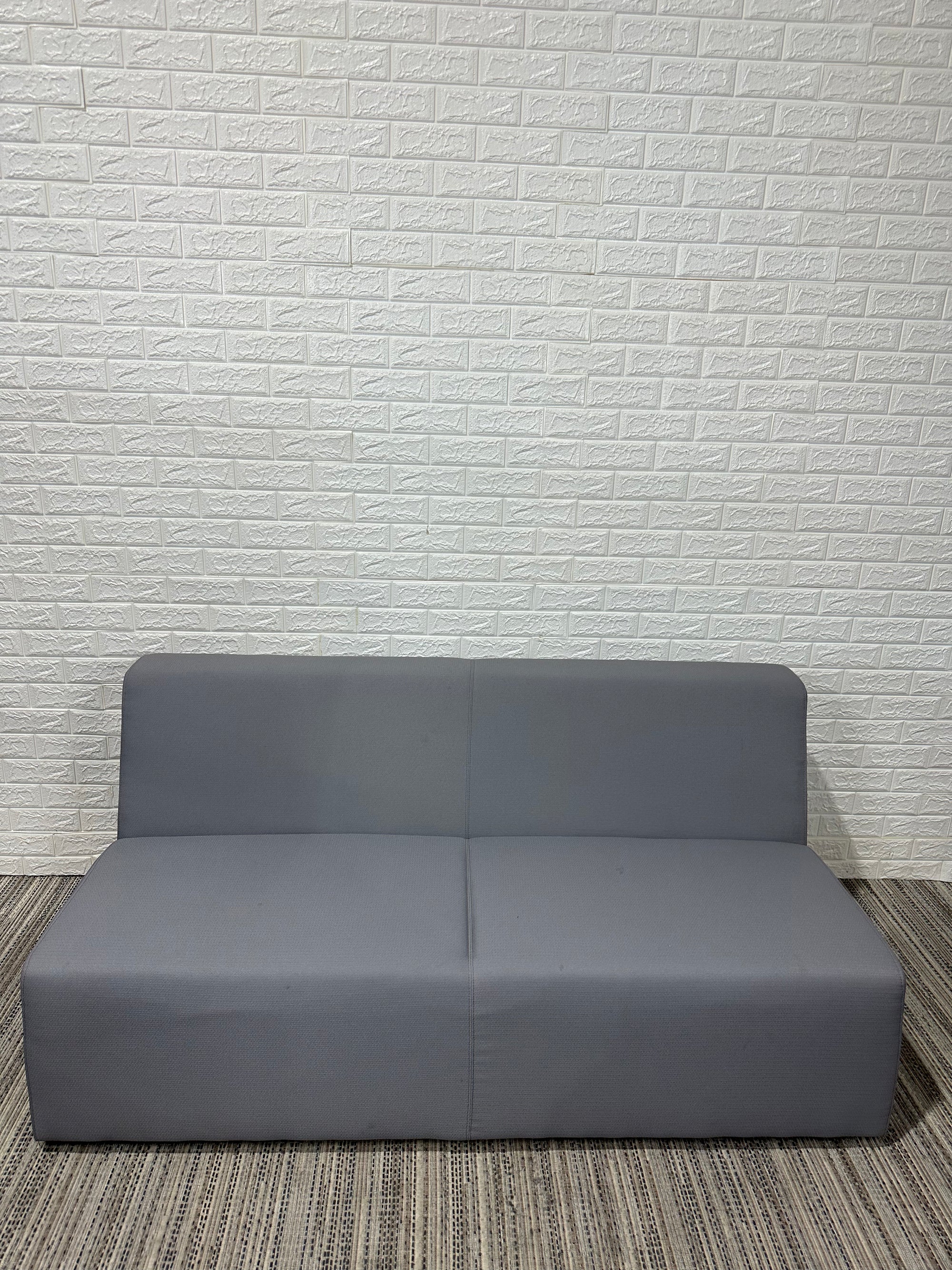 Pre-Owned Turnstone Grey Sofa - Duckys Office Furniture