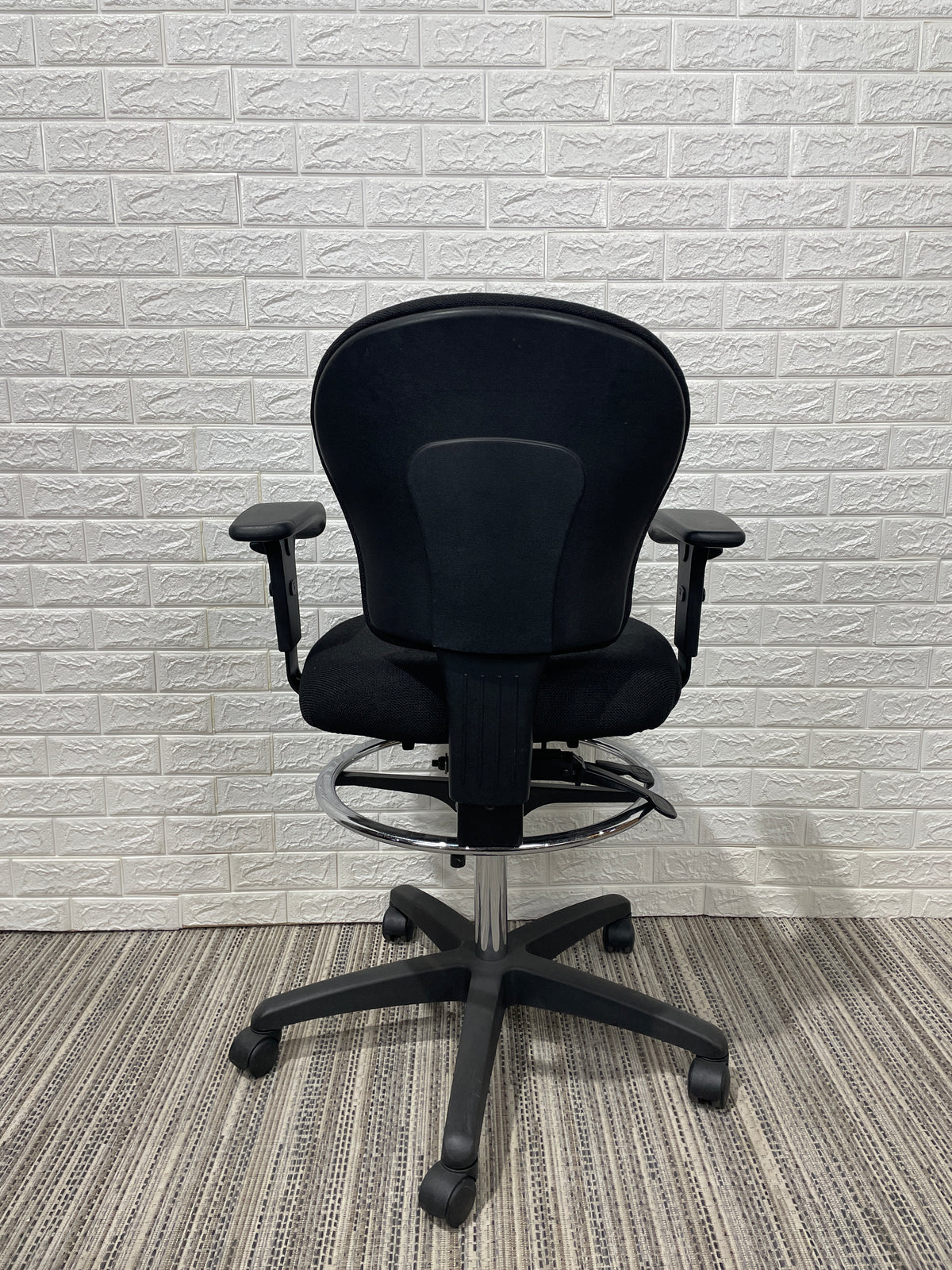 Pre-Owned Black Task Stool - Duckys Office Furniture