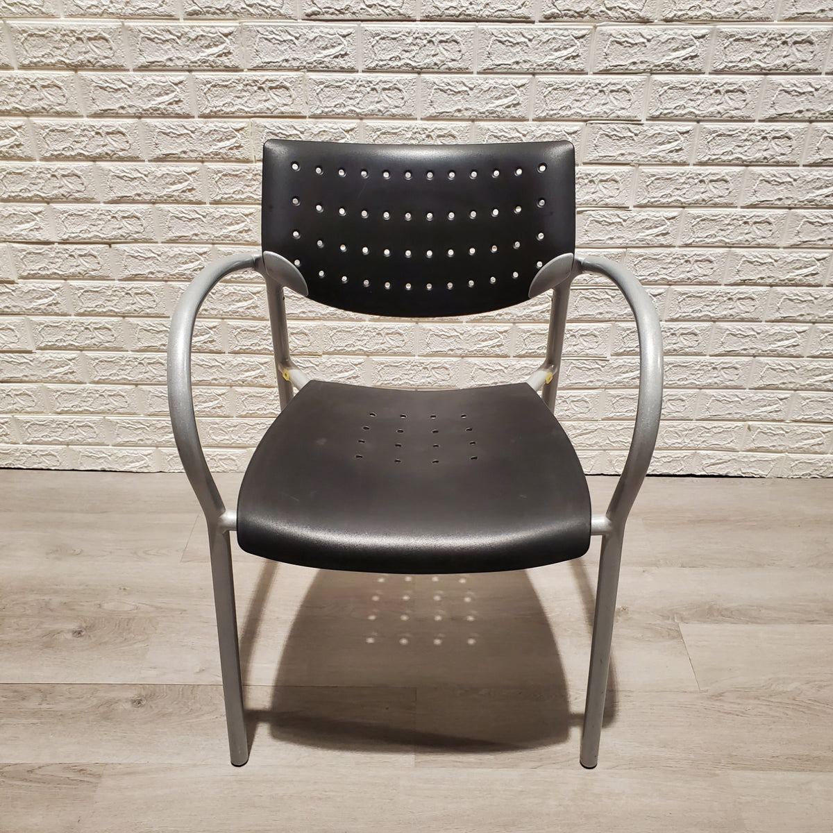 Pre-owned Kielhauer Stack Chairs - Black and Silver - Duckys Office Furniture