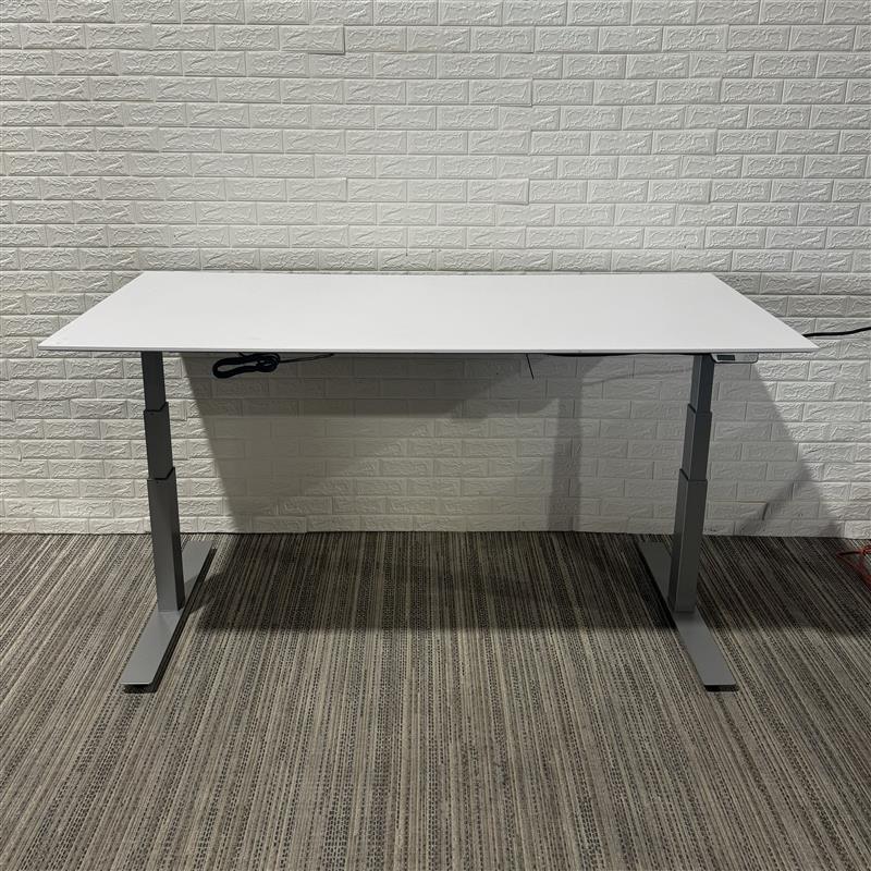 Pre-Owned Haworth White Adjustable Desk - Duckys Office Furniture