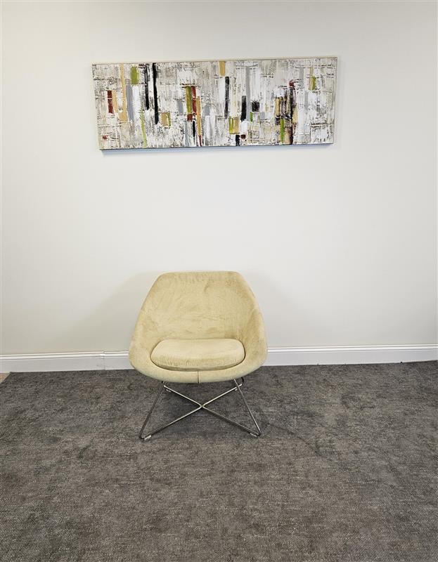 Pre-Owned Light Yellow Lounge Chairs - Duckys Office Furniture