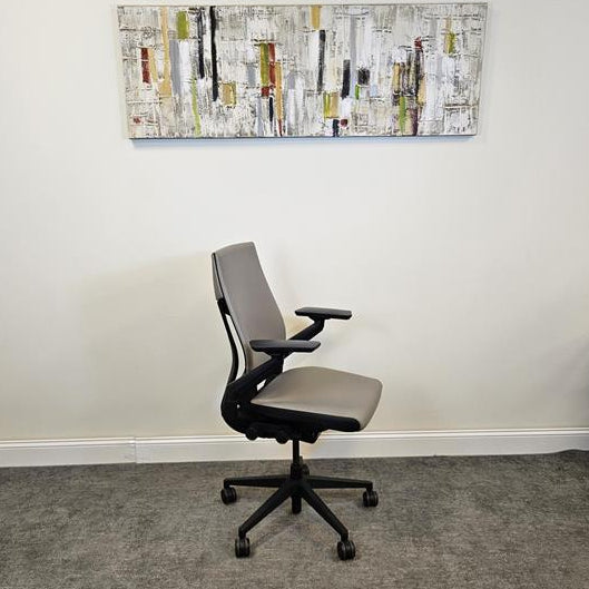 Pre-Owned Steelcase Gesture Task Chair - Duckys Office Furniture
