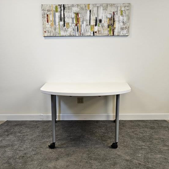 Pre-Owned Herman Miller OE1 Huddle Conference Table - Duckys Office Furniture