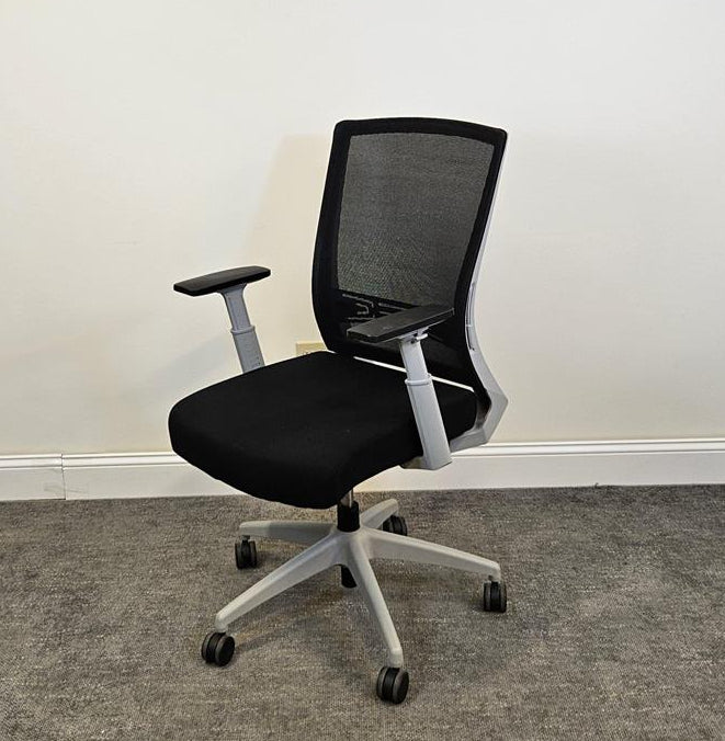 Pre-Owned Downtown Mesh Chair - Duckys Office Furniture