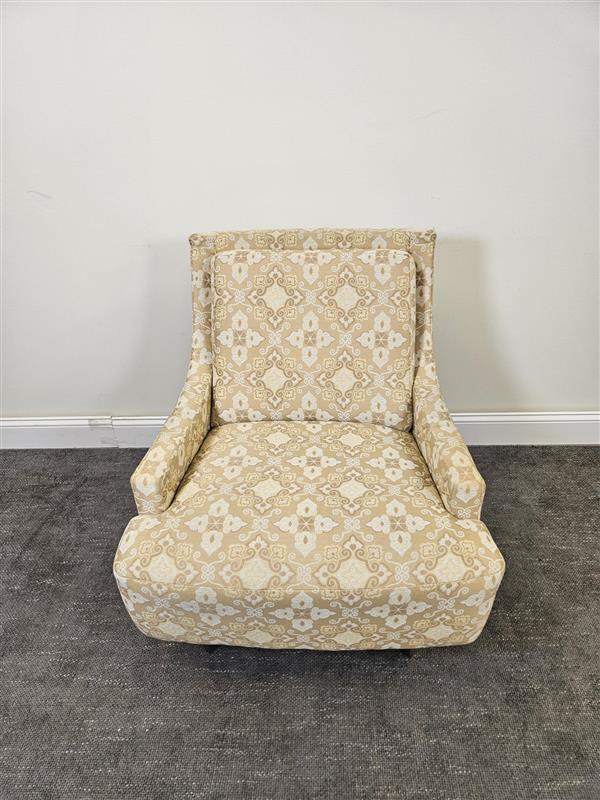 Pre-Owned Lounge Floral Chair with Swivel Base