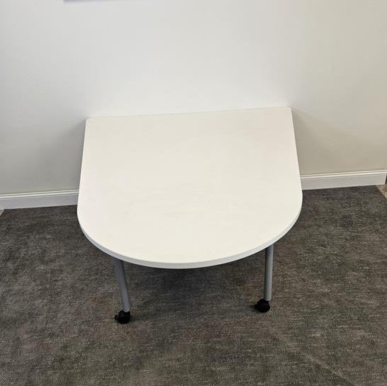 Pre-Owned Herman Miller OE1 Huddle Conference Table - Duckys Office Furniture