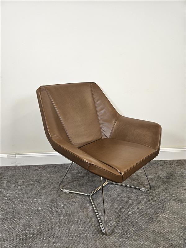 Pre-Owned Keilhauer Brown Leather Side Chair