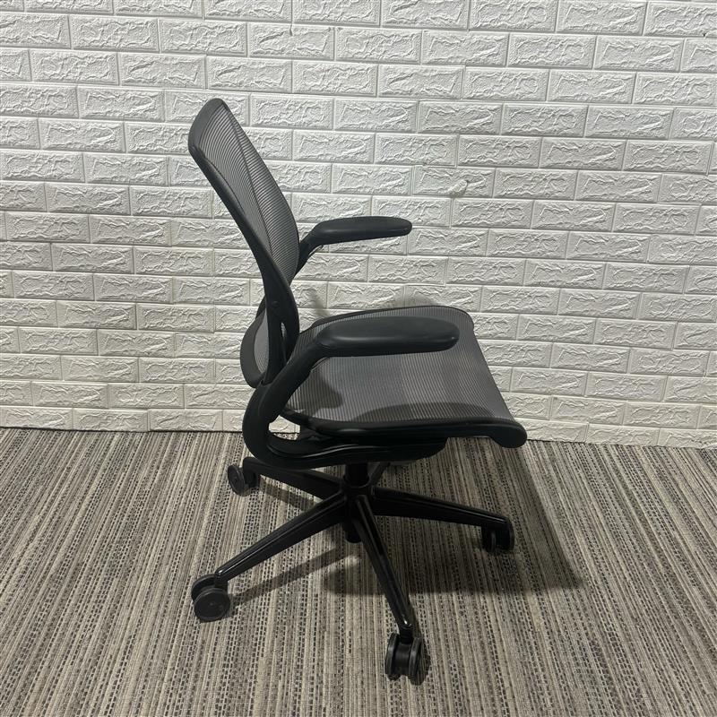 Pre-Owned Human Scale Task Chair