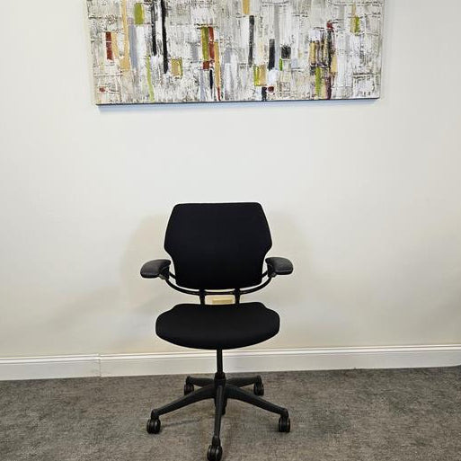Pre-Owned Humanscale Freedom Chair - Duckys Office Furniture