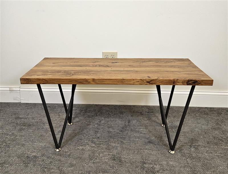 Pre-Owned Wood Dinning Table W/Metal Legs and Set of 4 Bench Seats