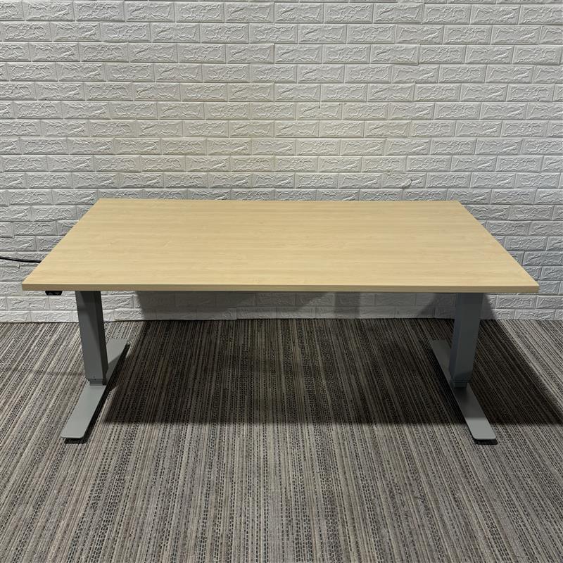 Pre-Owned Maple Height Adjustable Desk