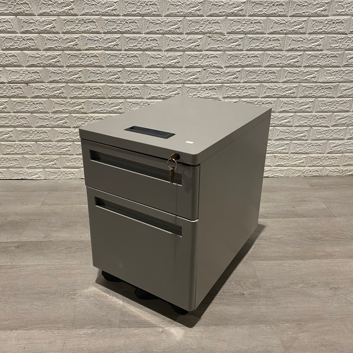 Pre-Owned Mobile Pedestal Files [ Platinum ] - Duckys Office Furniture