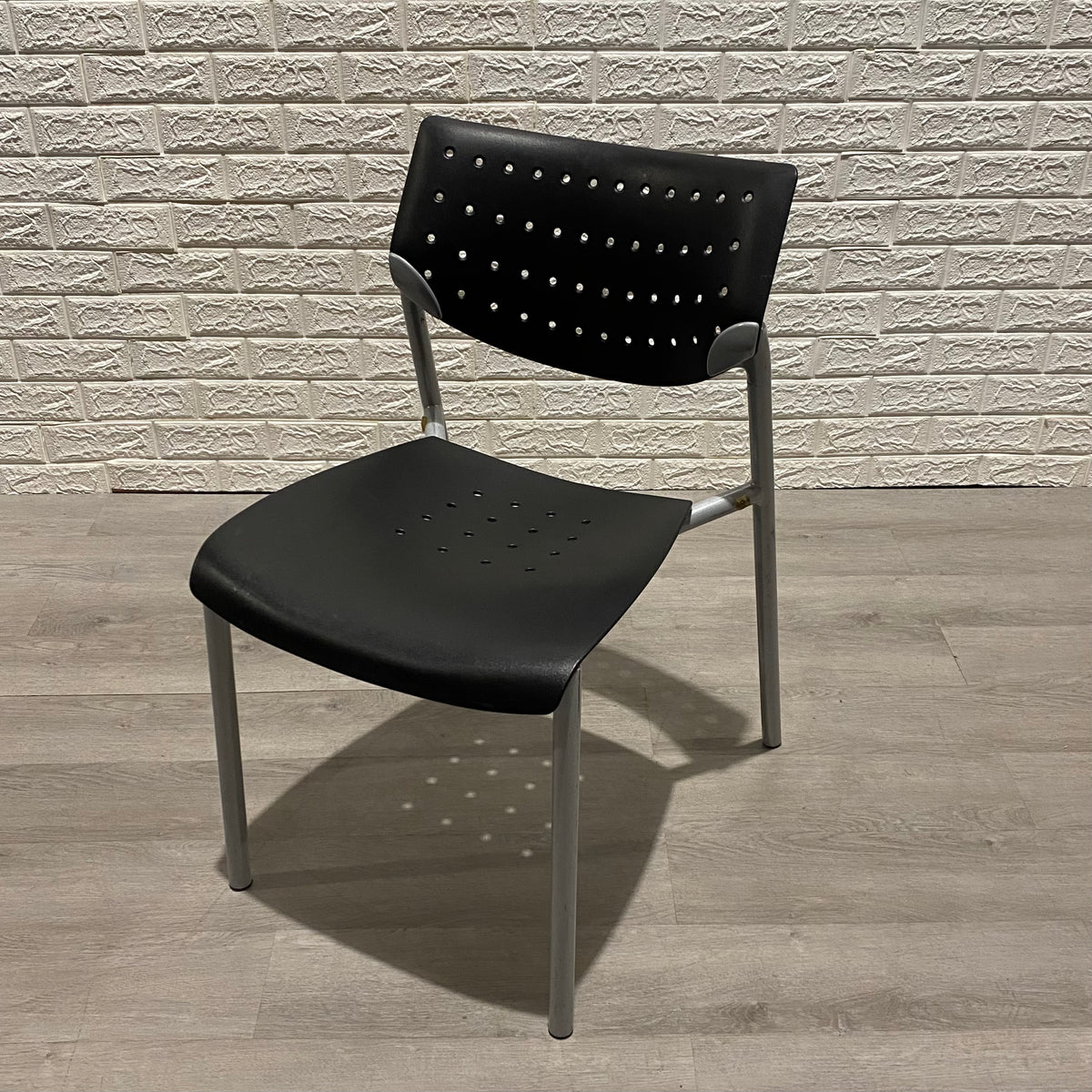 Pre-Owned Kielhauer Stack Chairs - Black and Silver - Duckys Office Furniture