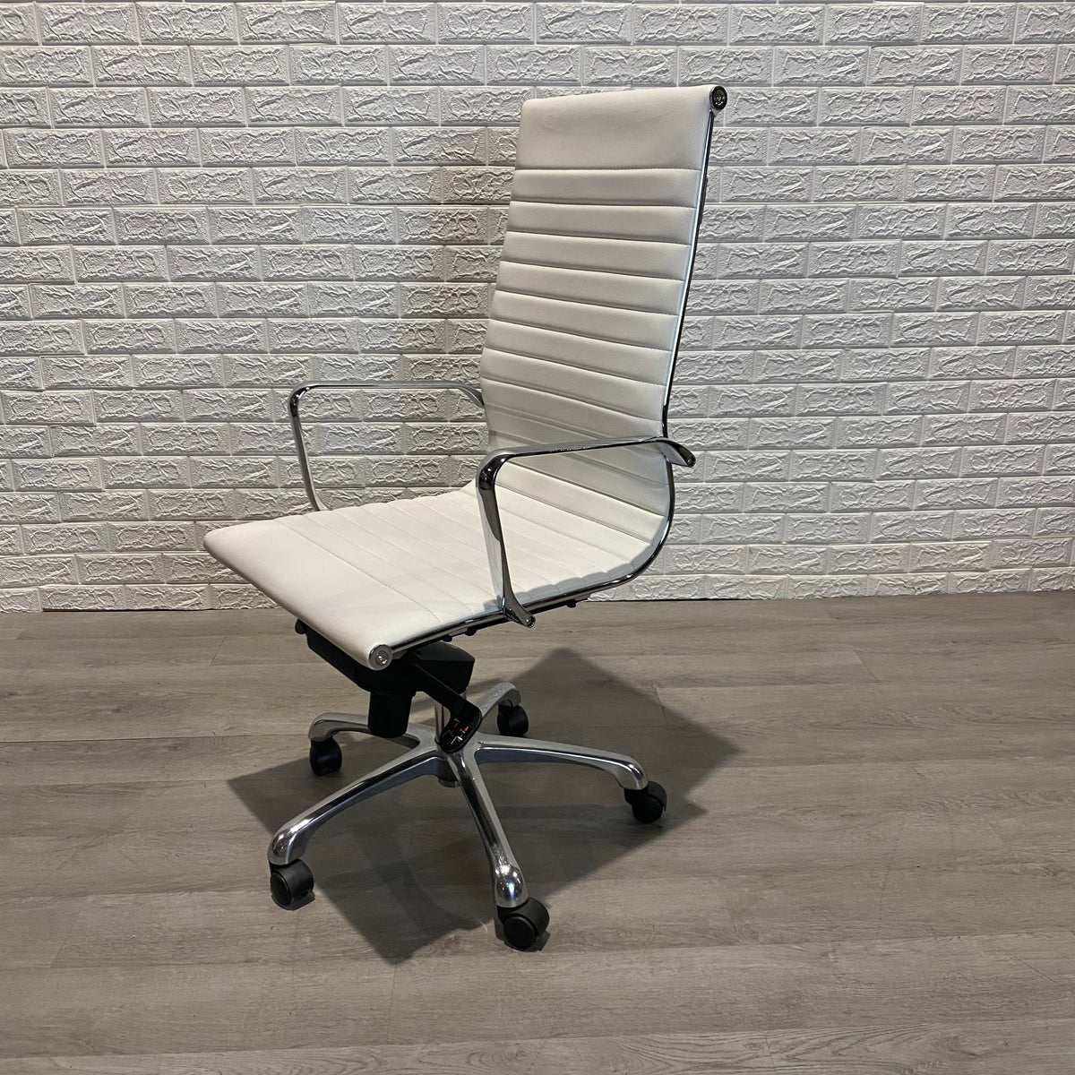 Pre Owned Executive/Conference Chair [ Whitley ] - Duckys Office Furniture