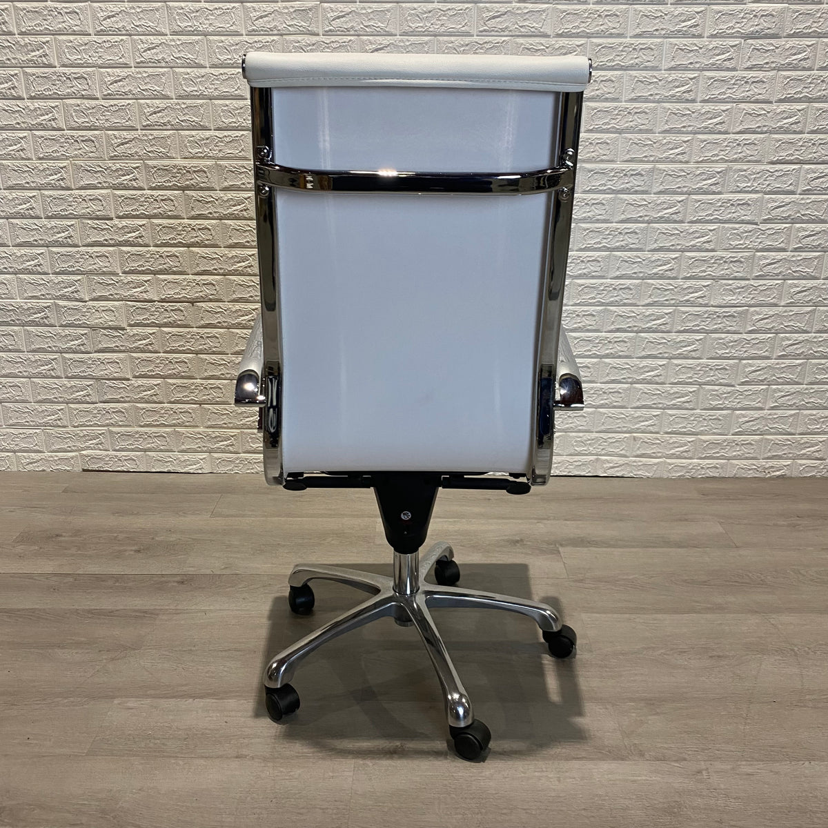 Pre Owned Executive/Conference Chair [ Whitley ] - Duckys Office Furniture