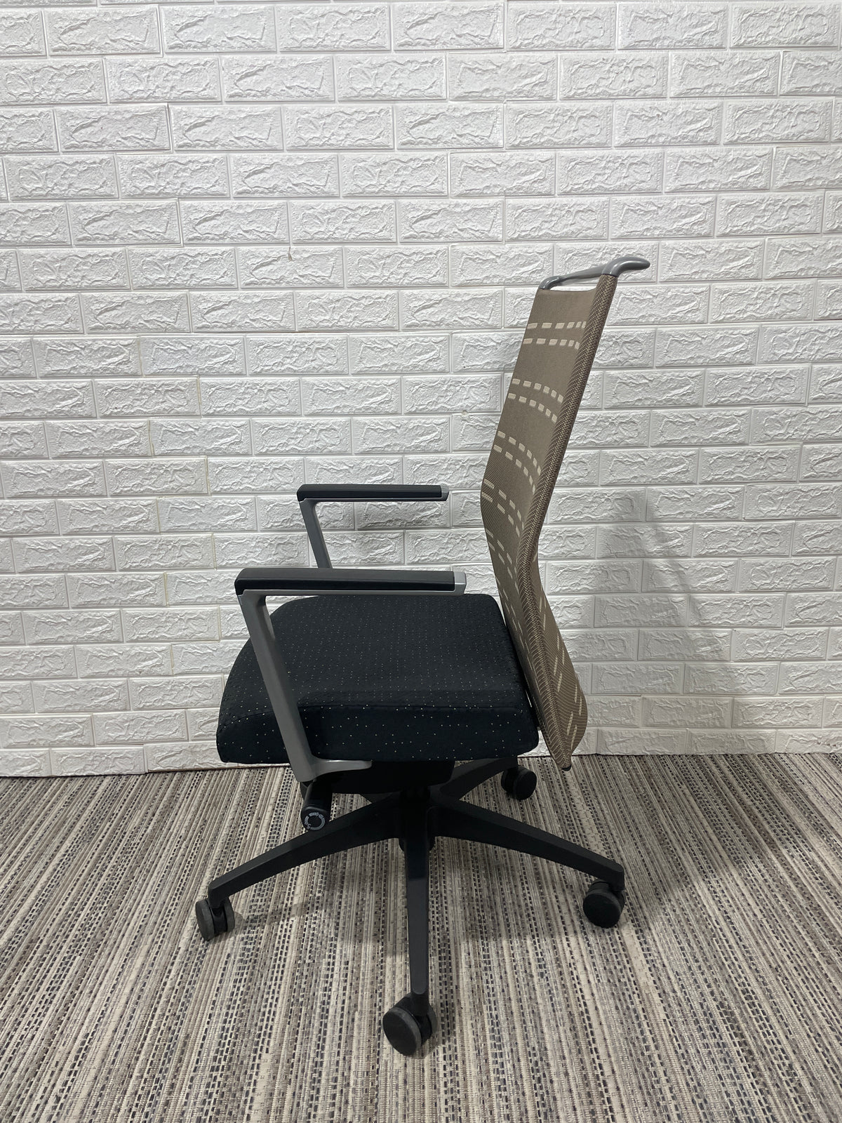 Pre-Owned Sit On It Conference Chair - Duckys Office Furniture