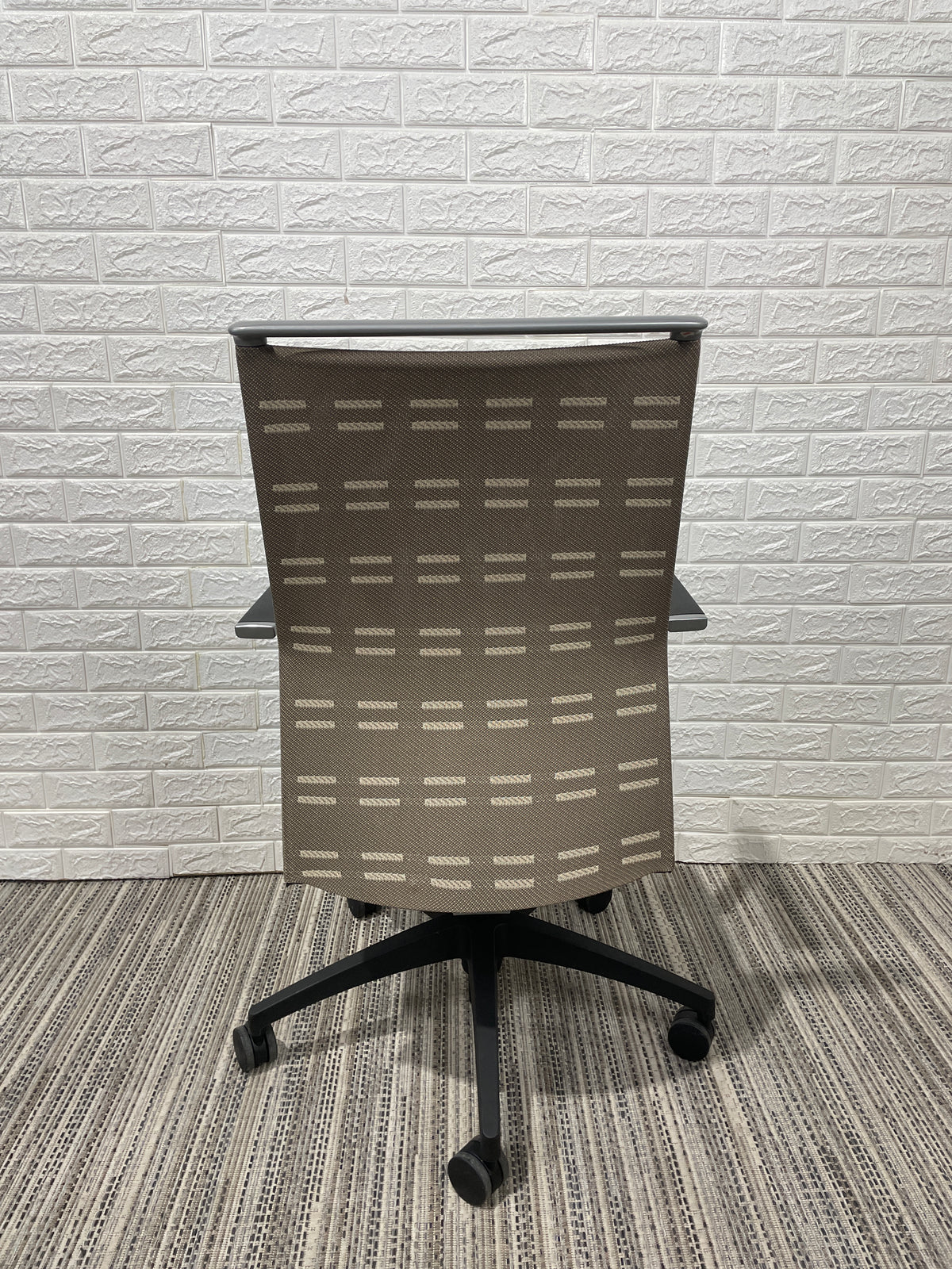 Pre-Owned Sit On It Conference Chair - Duckys Office Furniture