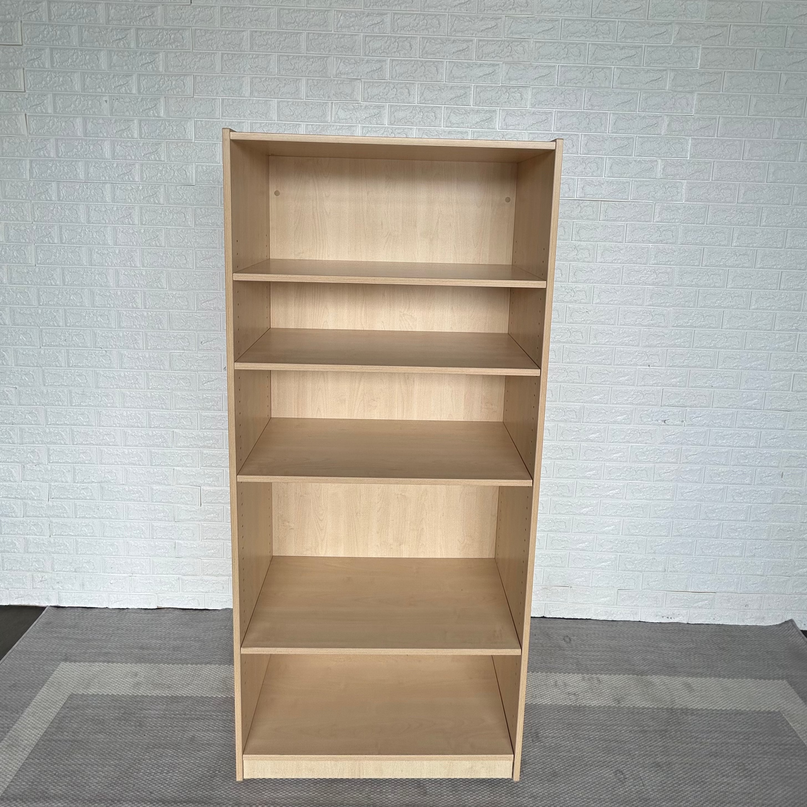 Pre-Owned 5-Shelf Maple Bookcase - Duckys Office Furniture