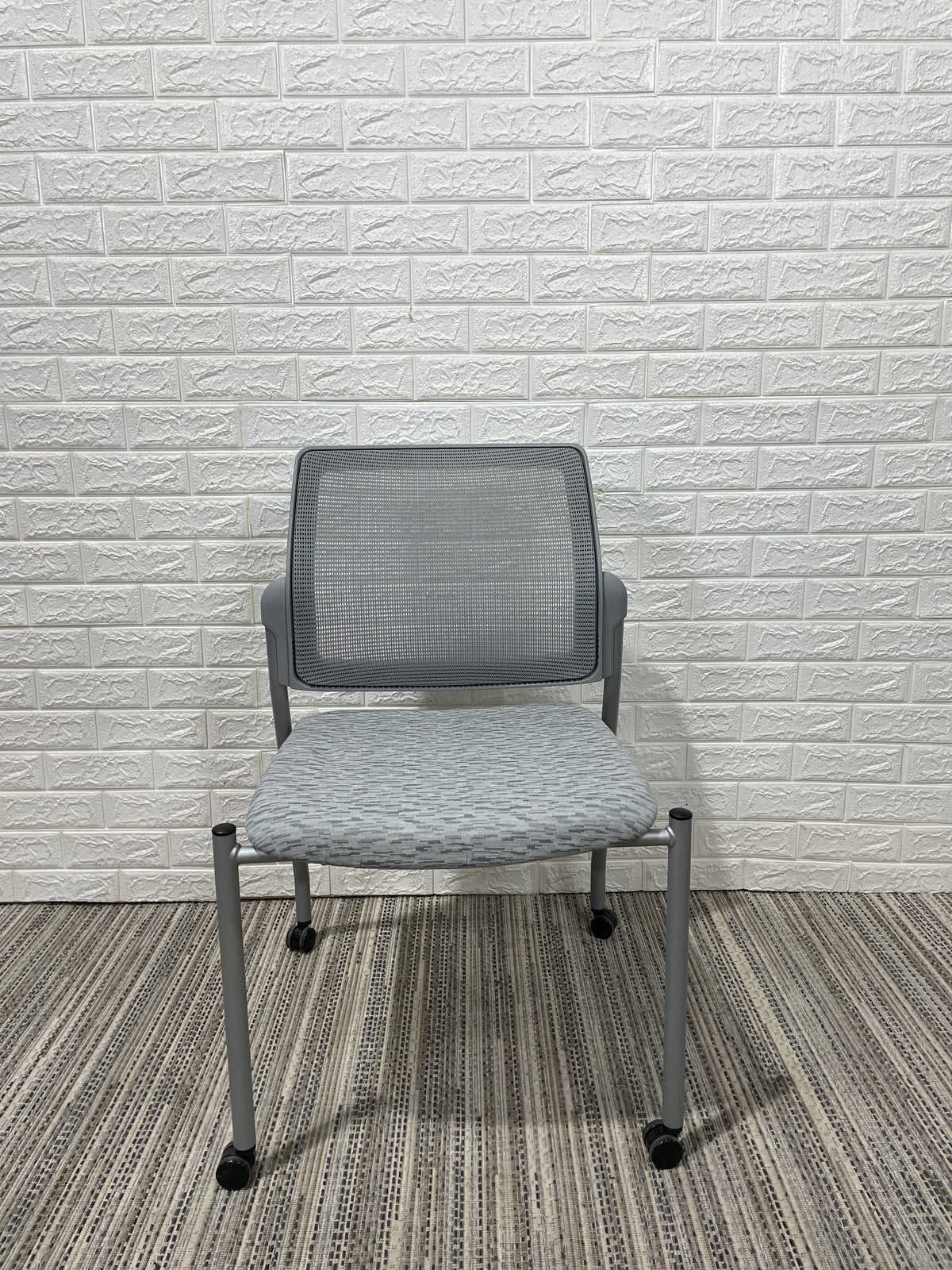 Pre-Owned HON Ignition Armless Guest Chair - Duckys Office Furniture
