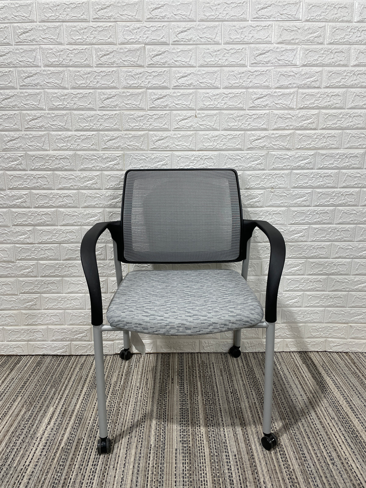 Pre-Owned HON Ignition Guest Chair - Duckys Office Furniture