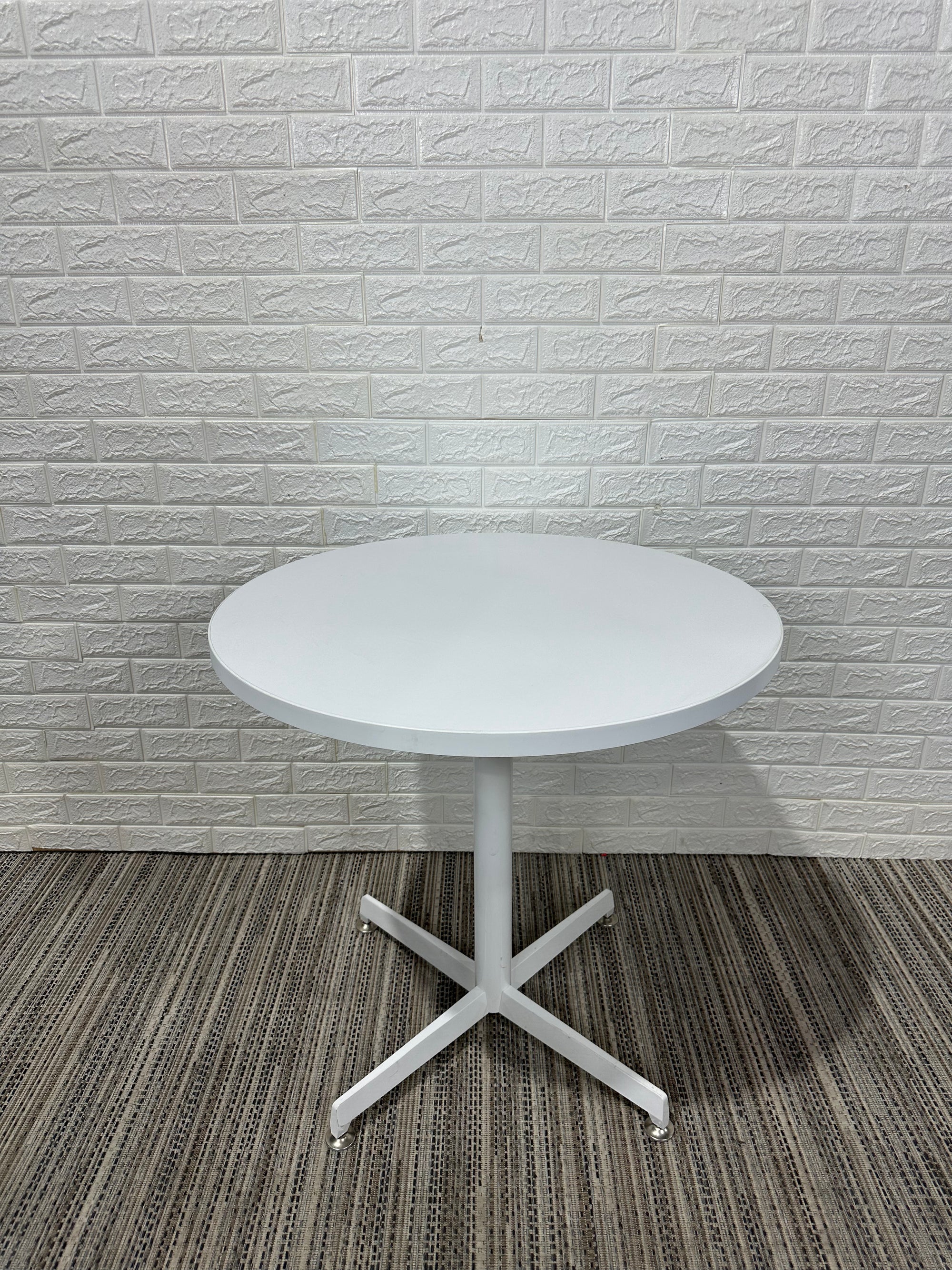 Pre-Owned Kinball White Circle Table - Duckys Office Furniture