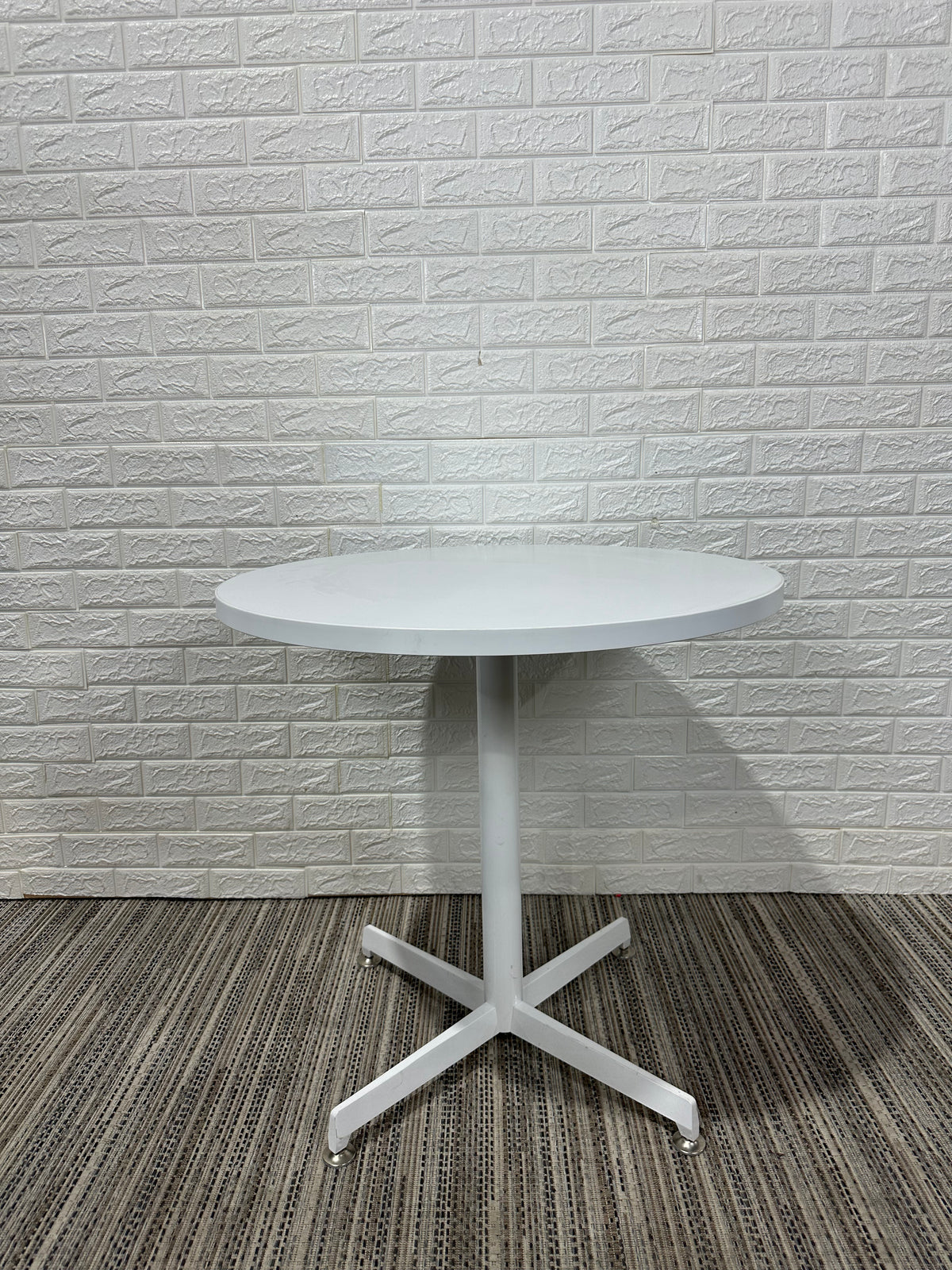 Pre-Owned Kinball White Circle Table - Duckys Office Furniture