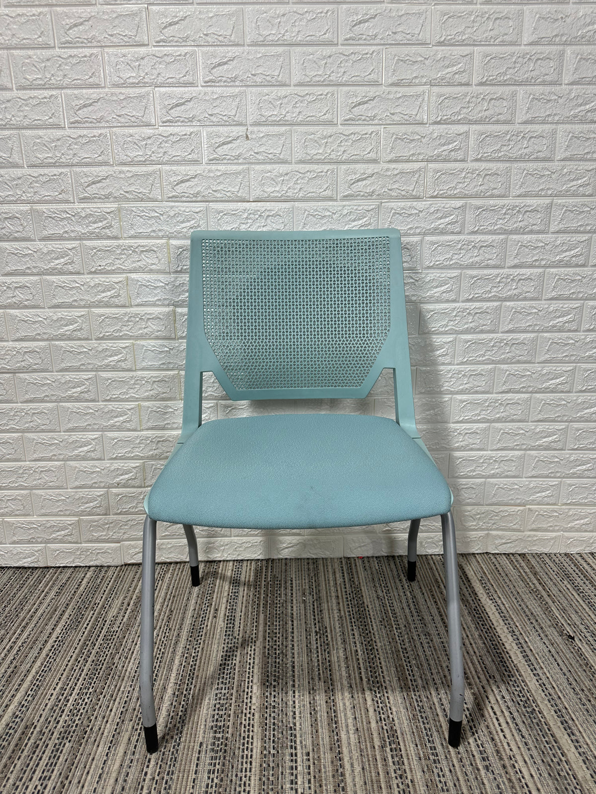 Pre-Owned Blue Guest Chair - Duckys Office Furniture