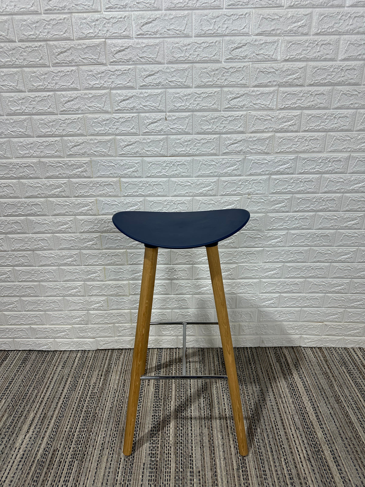 Pre-Owned Blue Stool - Duckys Office Furniture