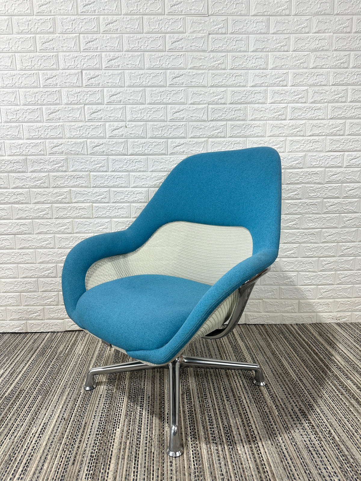 Pre-Owned Blueberry Chair - Duckys Office Furniture