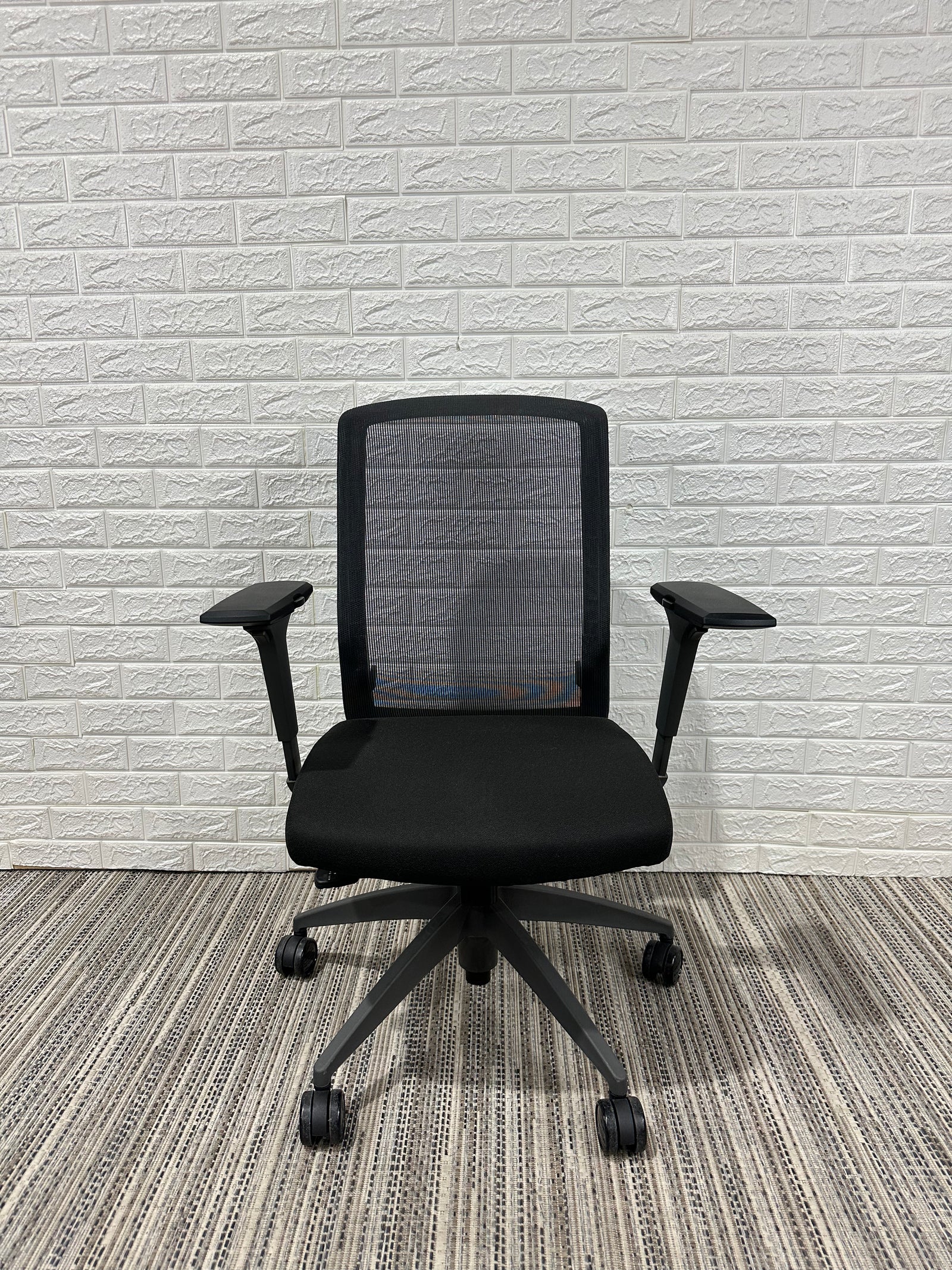 Used Office Chairs  In Stock Preowned Corporate Office Chairs