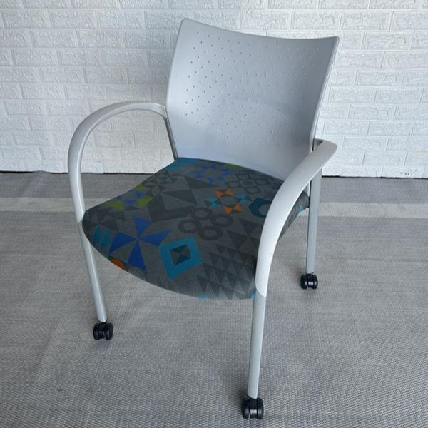 Pre-Owned Allermuir Stacking Chair - Duckys Office Furniture