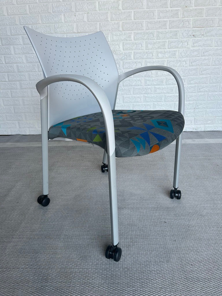 Pre-Owned Allermuir Stacking Chair - Duckys Office Furniture