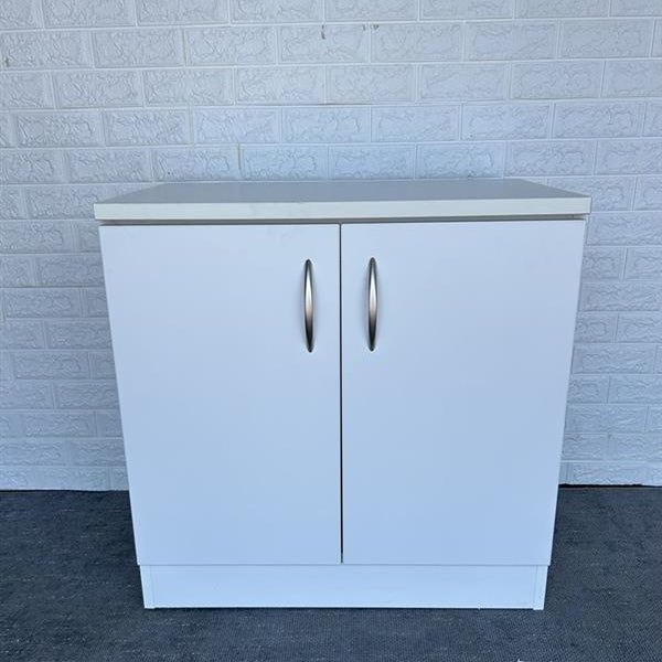 Pre-Owned 2-Door White Storage Cabinet - Duckys Office Furniture