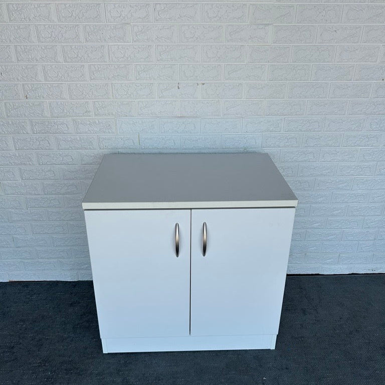 Pre-Owned 2-Door White Storage Cabinet - Duckys Office Furniture