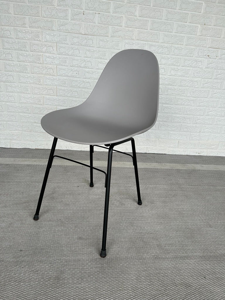 Pre-Owned Egg Shell Chairs - Duckys Office Furniture