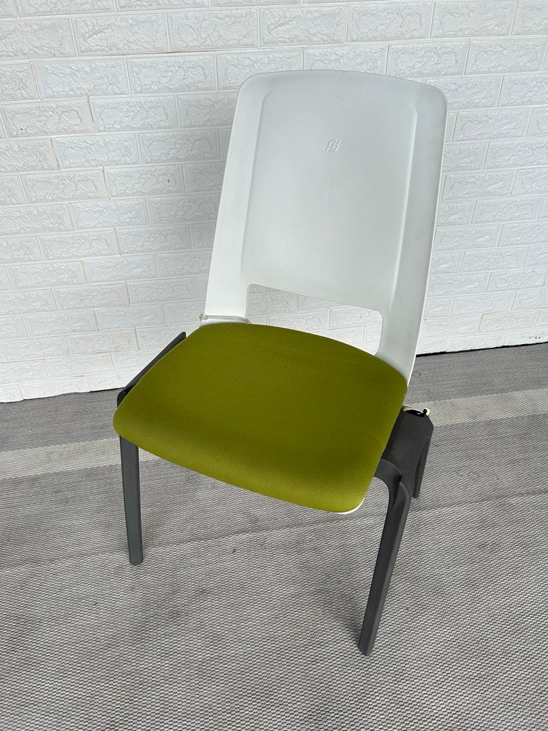 Pre-Owned Compel Fila Stacking Chair - Duckys Office Furniture