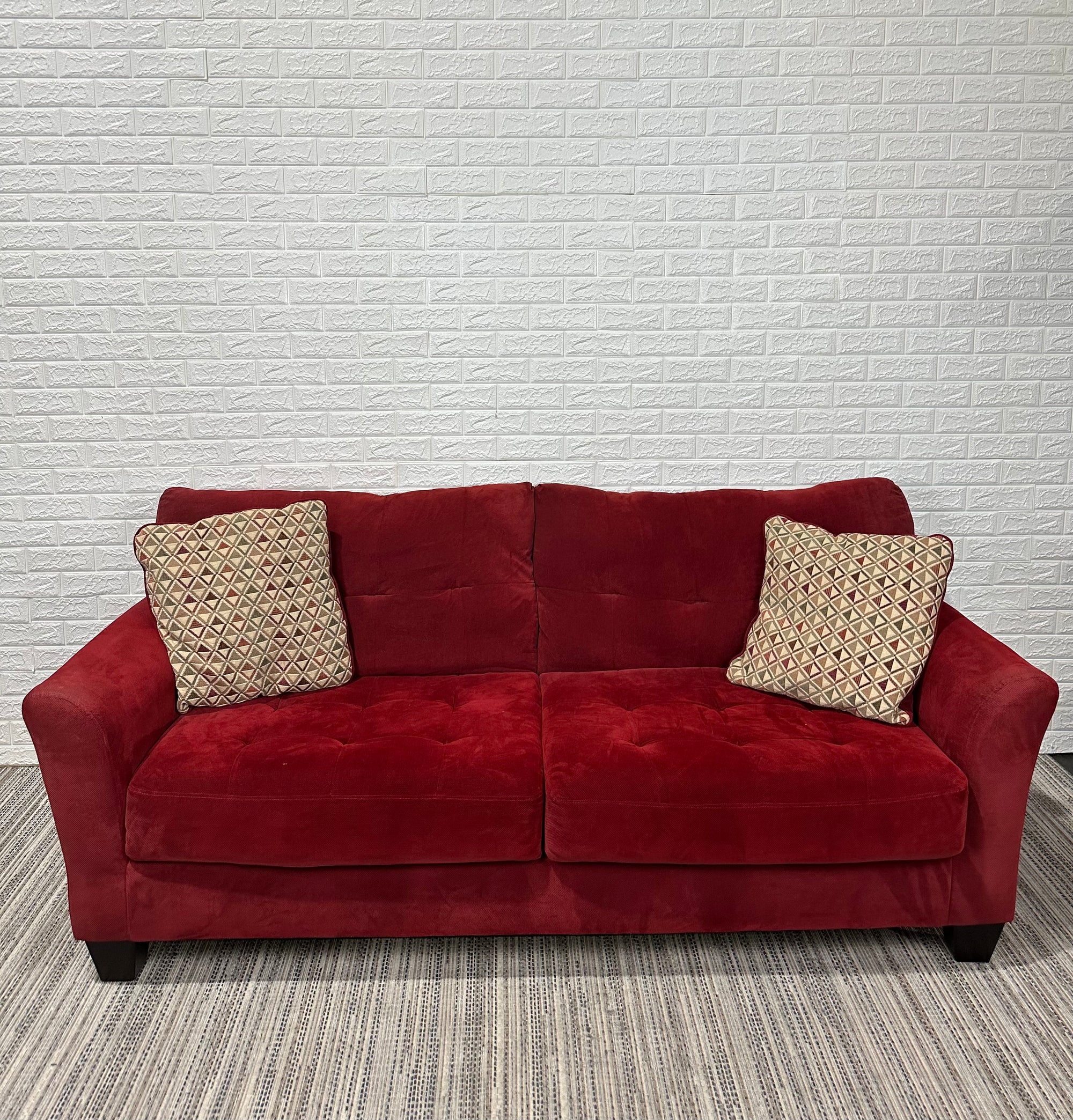 Pre-Owned Ruby Sofa - Duckys Office Furniture