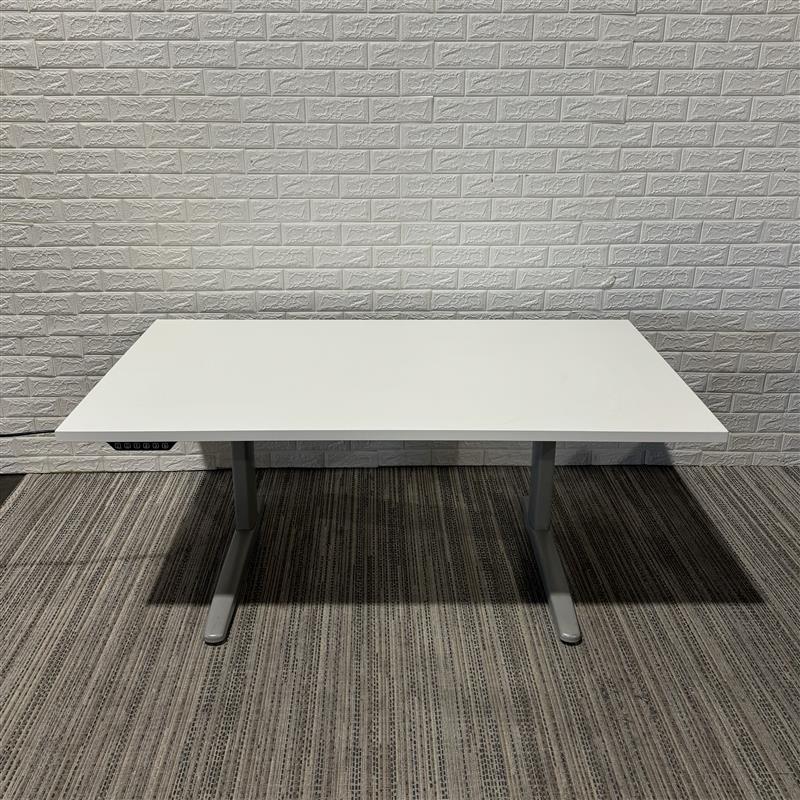 Pre-Owned White Adjustable Desk