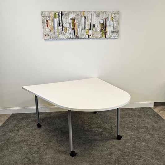 Pre-Owned Herman Miller OE1 Huddle Conference Table - Duckys Office Furniture