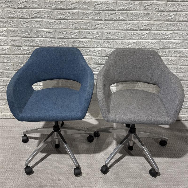 Pre-Owned Adjustable Swivel Chair - Duckys Office Furniture