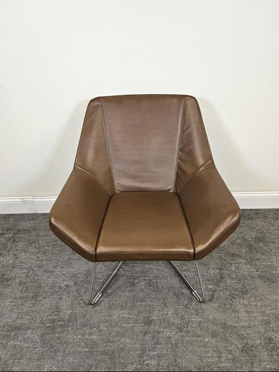 Pre-Owned Keilhauer Brown Leather Side Chair