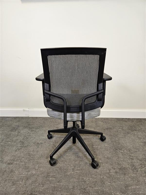 Pre-Owned Sit-On-It Focus Task Chair- Patterned Seat