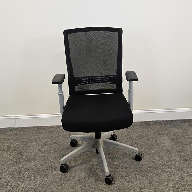 Pre-Owned Downtown Mesh Chair - Duckys Office Furniture