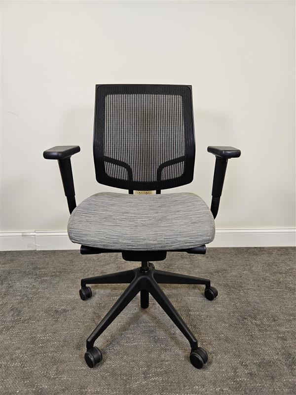 Pre-Owned Sit-On-It Focus Task Chair- Patterned Seat