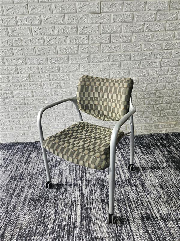 Pre-Owned Herman Miller Stacking Chairs - Duckys Office Furniture