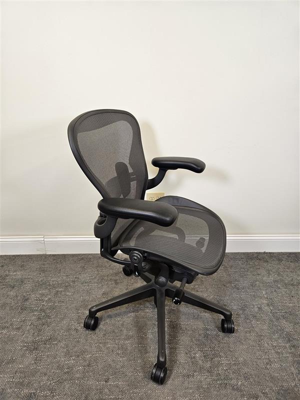 Pre-Owned Herman Miller Classic Aeron Chair - Size B