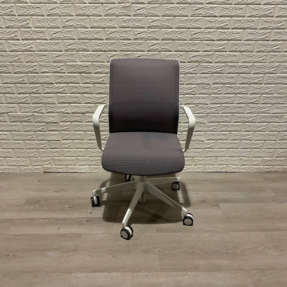 Pre-Owned Allermuir Conference Chair - Duckys Office Furniture
